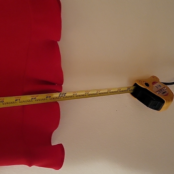 Silk skirt, Size 6 skirt with flirty hem. Beautiful red color. - Picture 5 of 8